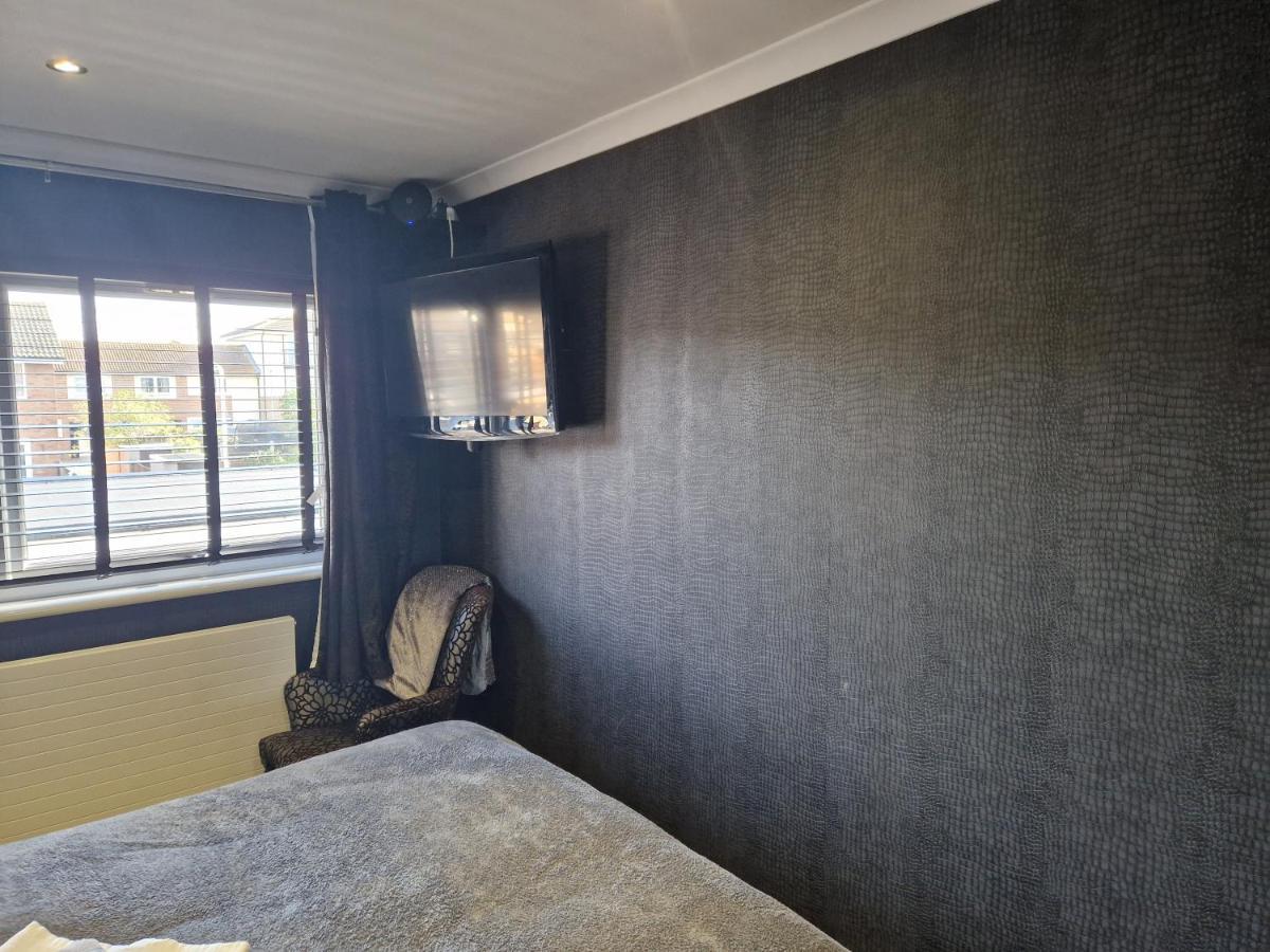 Luxury On A Budget Chelmsford - B&B Room In A Quiet Family Home Chelmsford