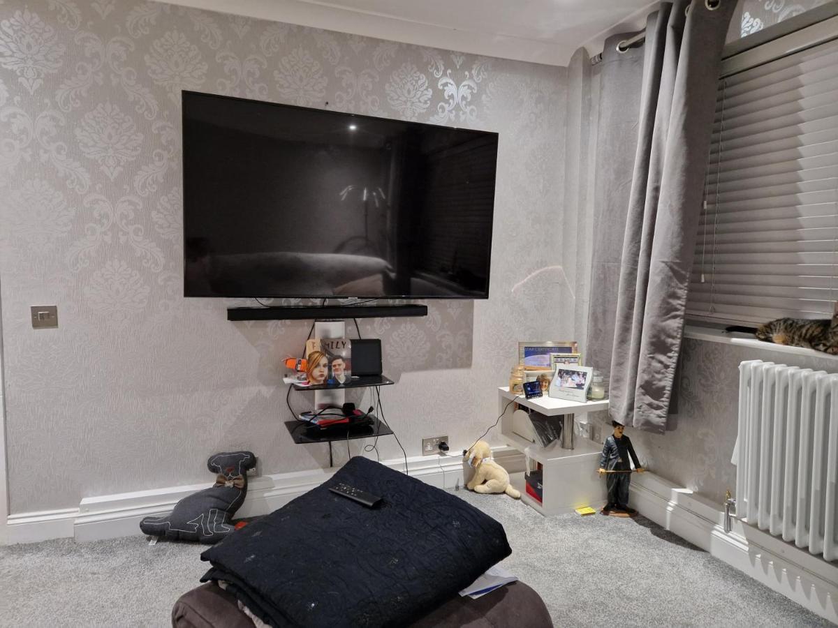 Homestay Luxury On A Budget Chelmsford - B&B Room In A Quiet Family Home Chelmsford